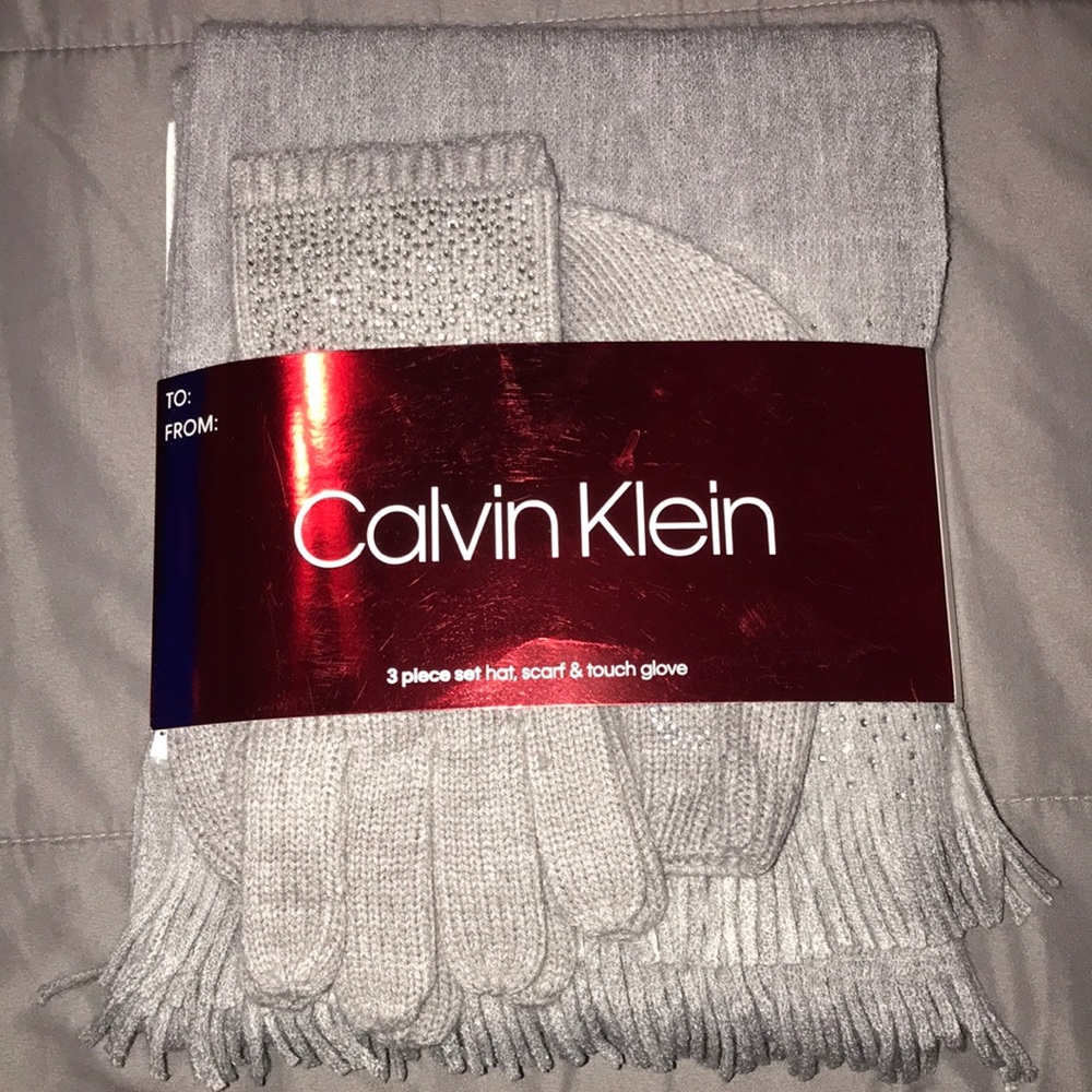 Calvin Klein Scarf Set
